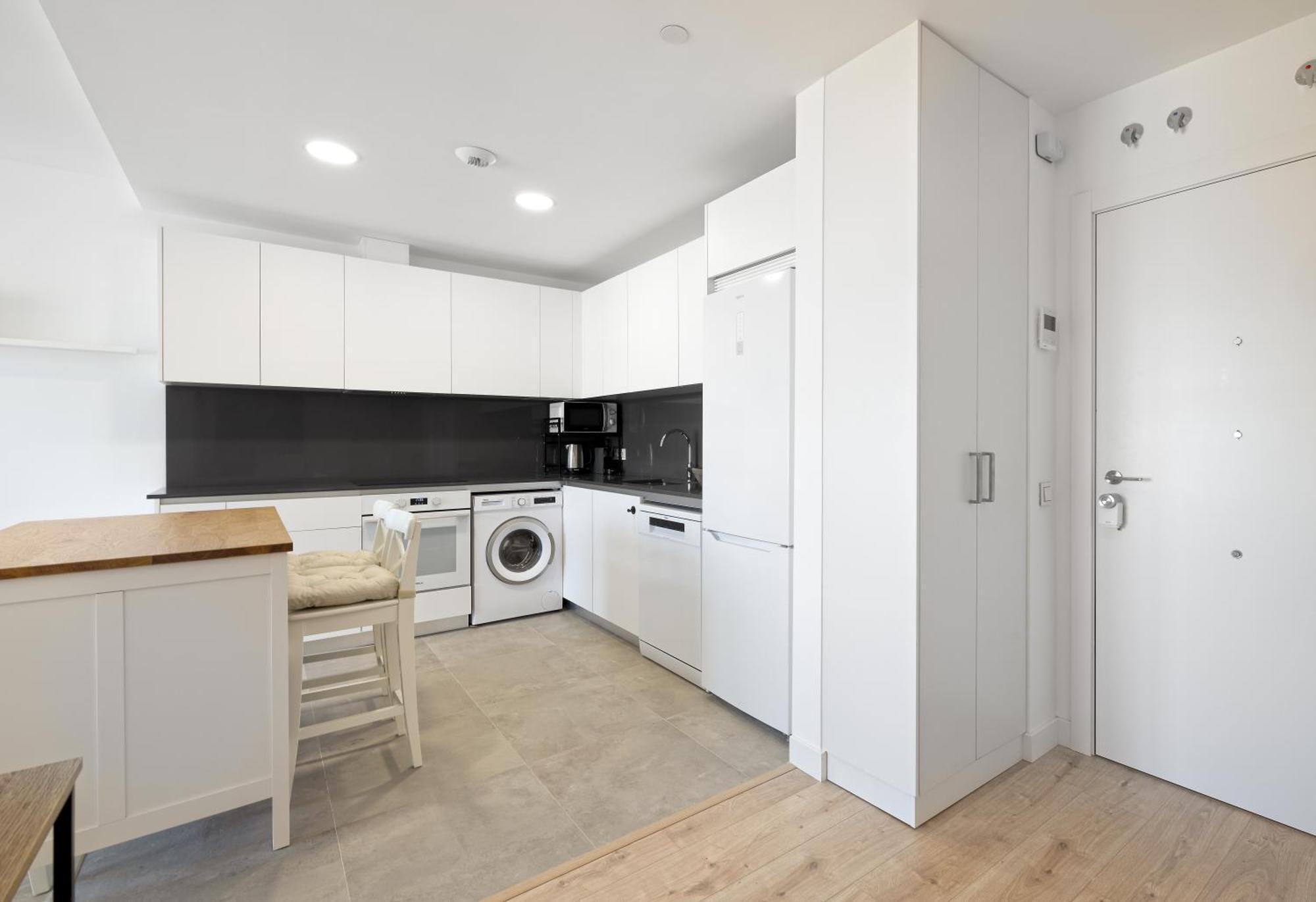 Skyline Apartment *